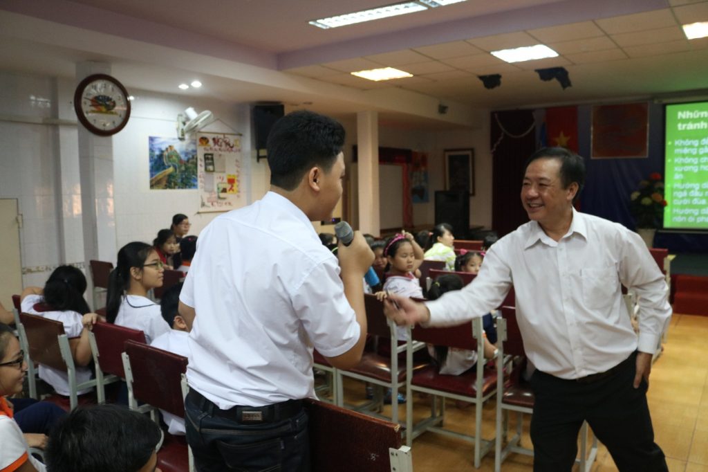 Ngày thứ 2 tuần định hướng 1