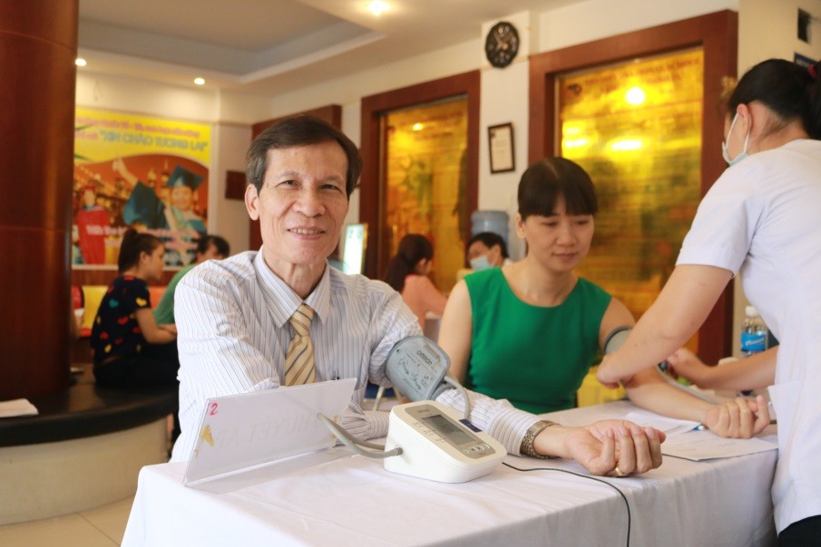 tis-cham-lo-bao-ve-suc-khoe-toan-dien-4