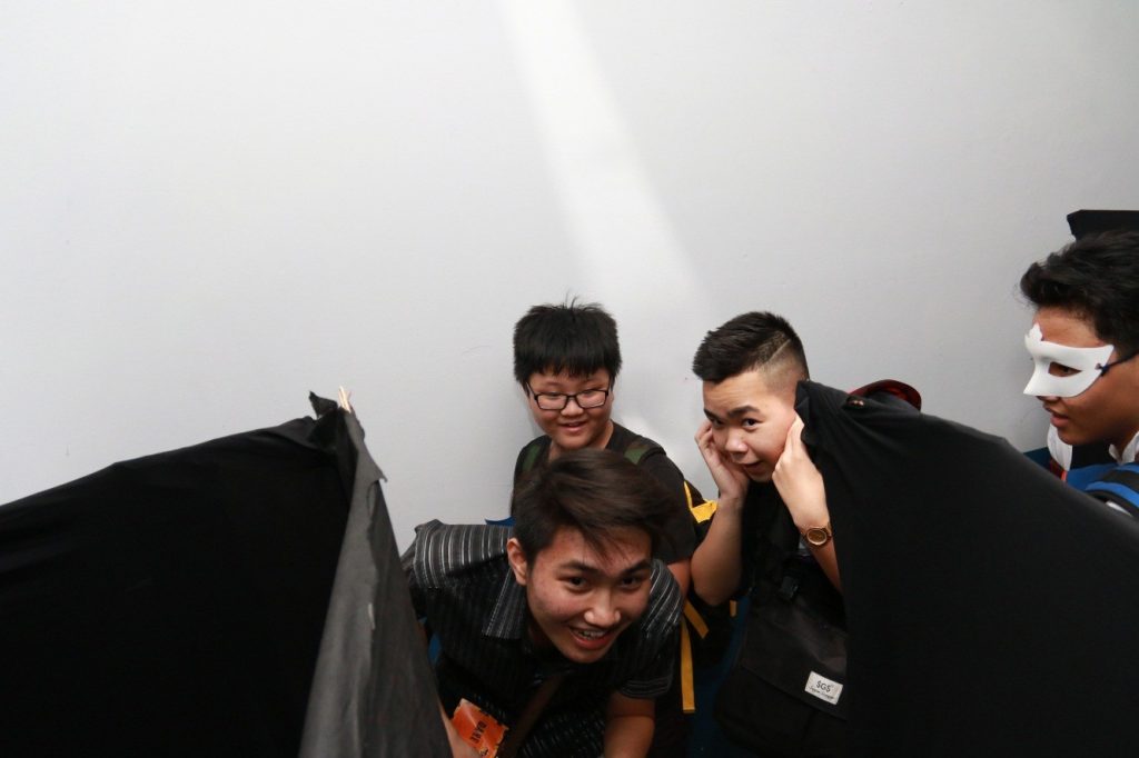 tung-bung-dem-halloween-o-truong-quoc-te-tis-4