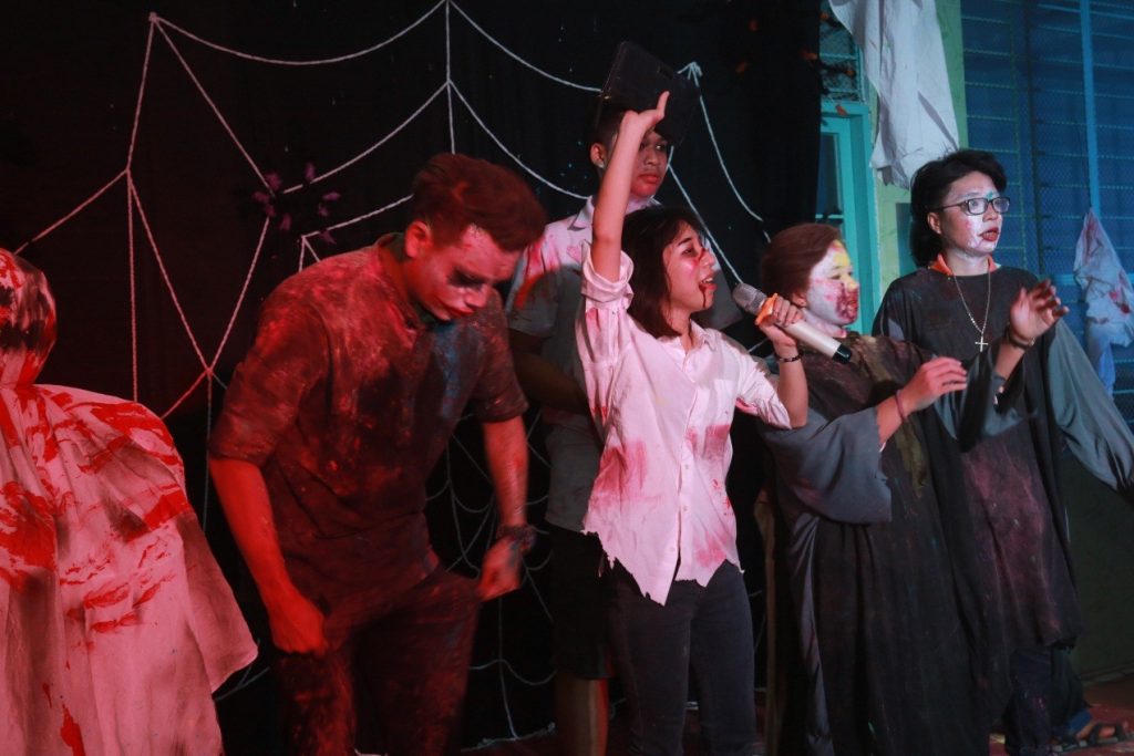 tung-bung-dem-halloween-o-truong-quoc-te-tis-9
