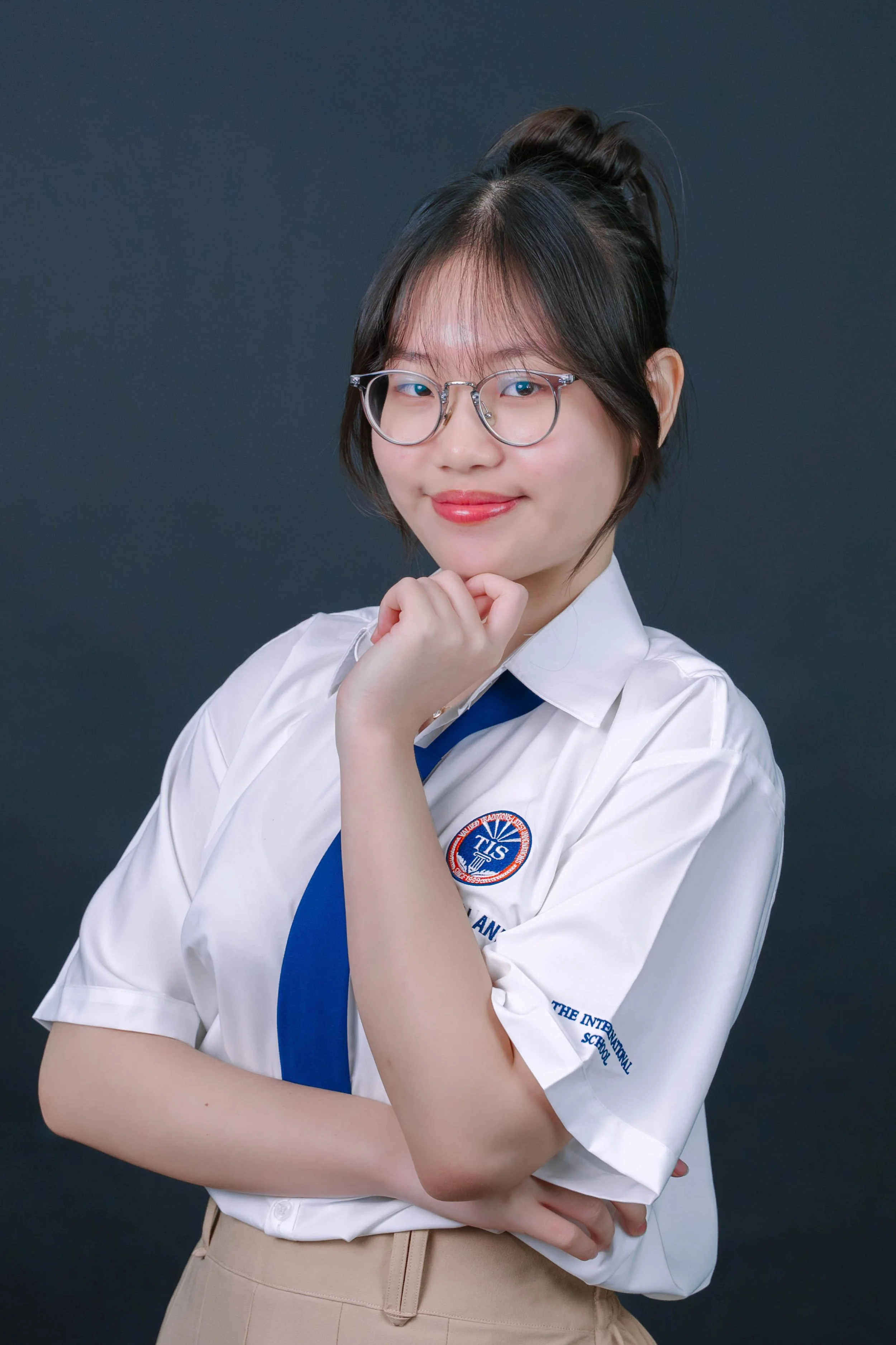 LILY BÙI MAI ANH
