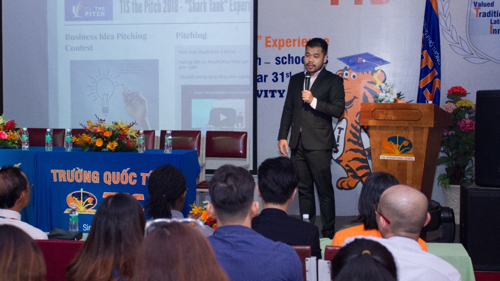 Họp báo công bố TIS The Pitch 2018 Trải nghiệm Shark Tank01 truong quoc te tis