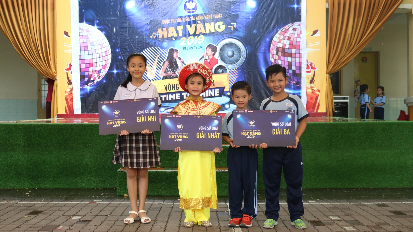 Hạt vàng trường Trương Quyền