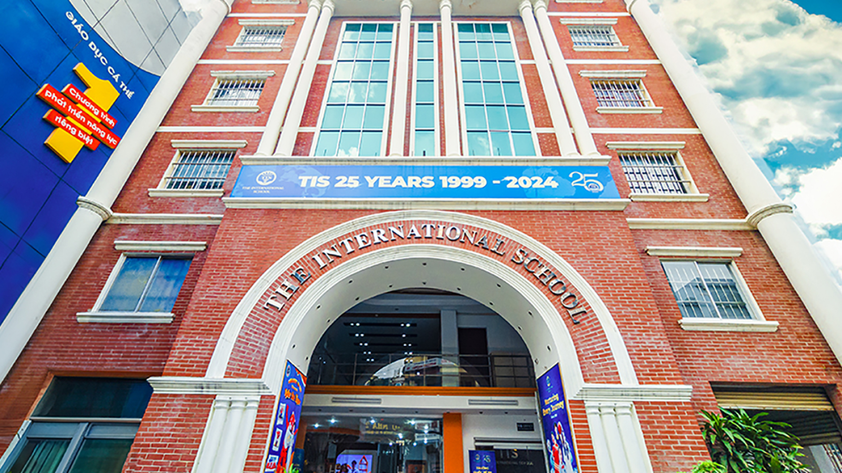 Cổng trường